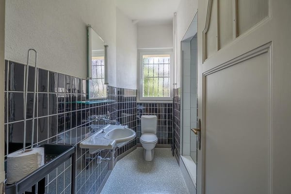 Charmante 7-Zi. Wohnung mit ca. 200 m² Wohnfläche 8