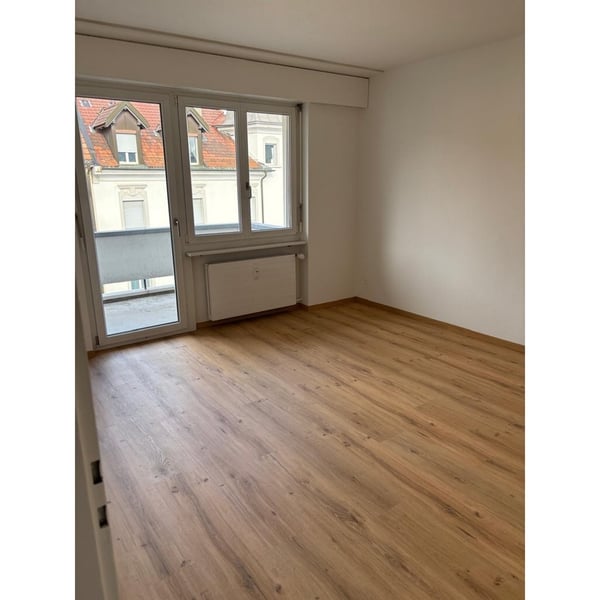 schöne 2.5 Zimmer-Wohnung zu vermieten 4