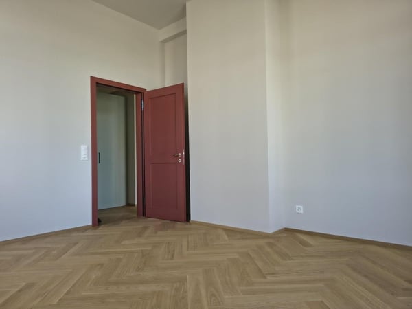 Gewerbefläche / Atelier im Loft-Stil mit Wohnküche 3