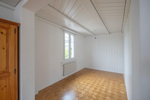 Grosszügiges Einfamilienhaus mit zwei Wohneinheiten 11