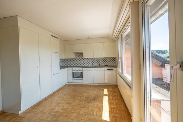 Grosszügige 5.5-Zi. Dachwohnung mit zwei Balkonen 2
