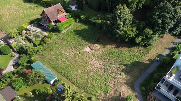 Seltene Gelegenheit – Baugrundstück an Hanglage mit Seesicht in Ermatingen 2