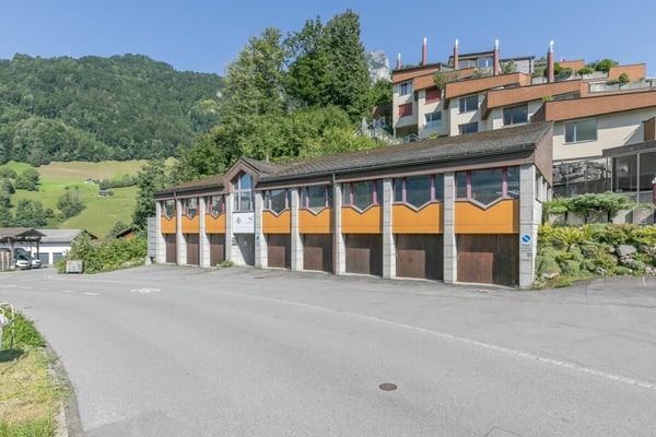 Gewerbeliegenschaft mit Grossraumbüro 10