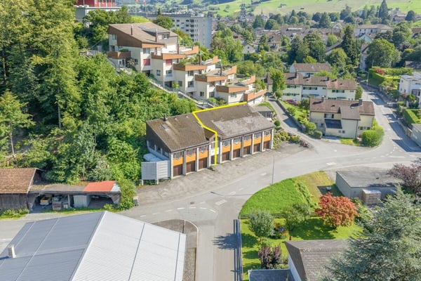 Gewerbeliegenschaft mit Grossraumbüro 11