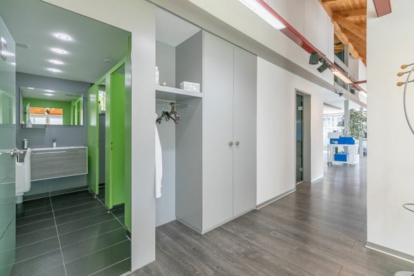 Gewerbeliegenschaft mit Grossraumbüro 6