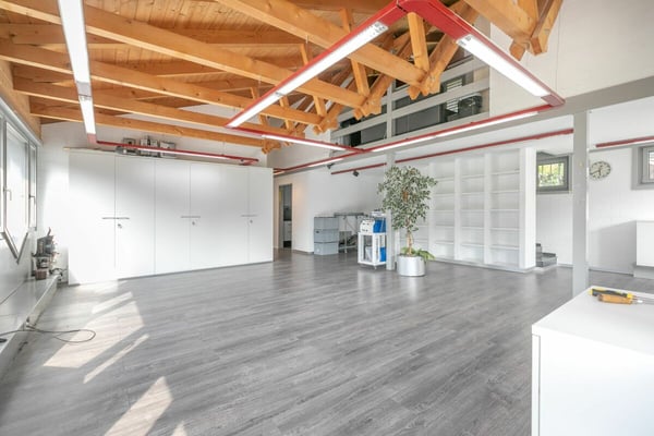 Gewerbeliegenschaft mit Grossraumbüro 3