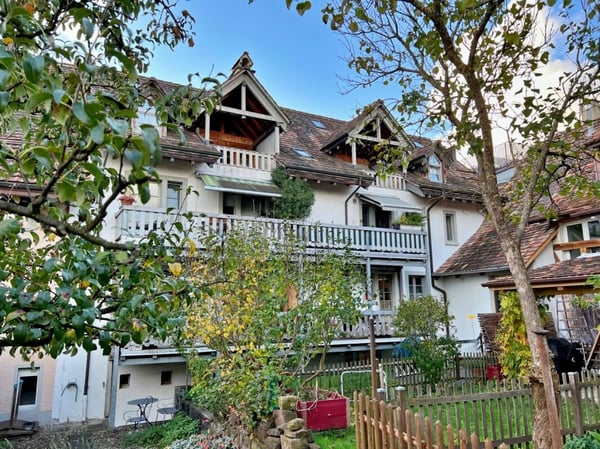 Grosszügig & gemütlich - 1.5-Zimmer-Wohnung mit Balkon und Kachelofen 3