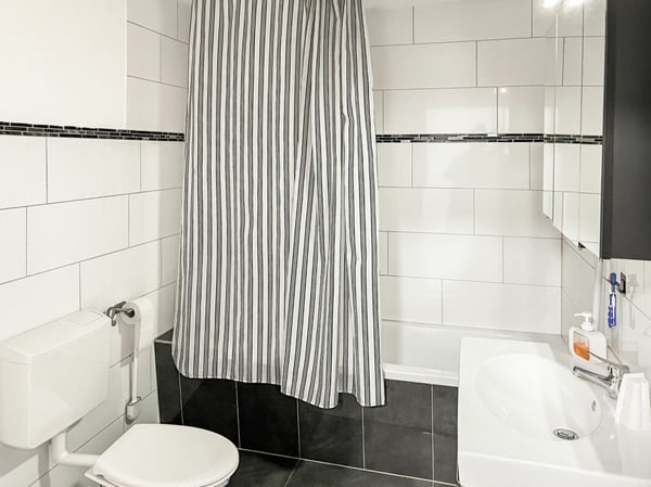 Zweifamilienhaus mit Balkon, Cheminée und grossem Platzangebot 10