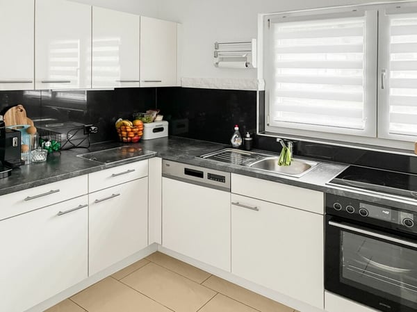 Zweifamilienhaus mit Balkon, Cheminée und grossem Platzangebot 4