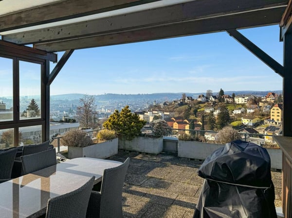 Exklusive 1.5-Zimmer-Attika-Terrassenwohnung mit Blick auf den Munot und Rhein 2