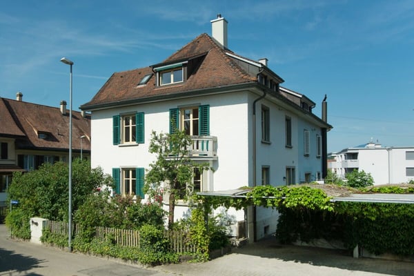 Wohnjuwel mit Charme - Stilvolles 1½-Zimmer-Einfamilienhaus im begehrten Emmersberg-Quartier 1