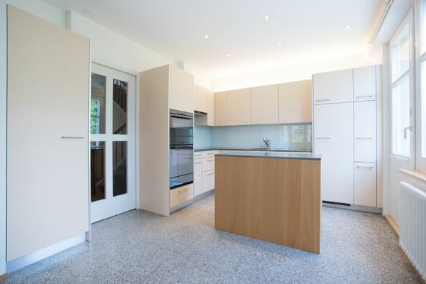 Wohnjuwel mit Charme - Stilvolles 1½-Zimmer-Einfamilienhaus im begehrten Emmersberg-Quartier 2