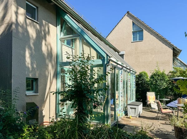 Freihstehendes Einfamilienhaus an sonniger Südhanglage mit naturnahem Garten 10
