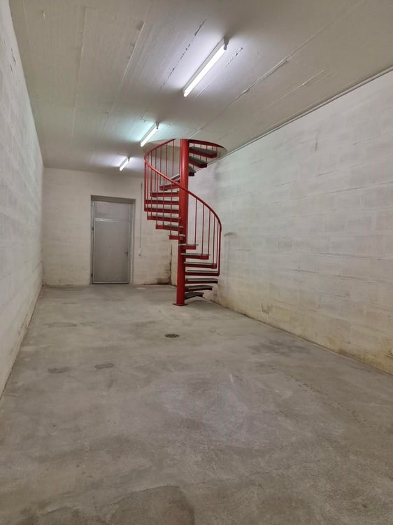 Frei einteilbare Gewerbefläche mit zusätzlichem Lagerraum 48m2 im UG 8