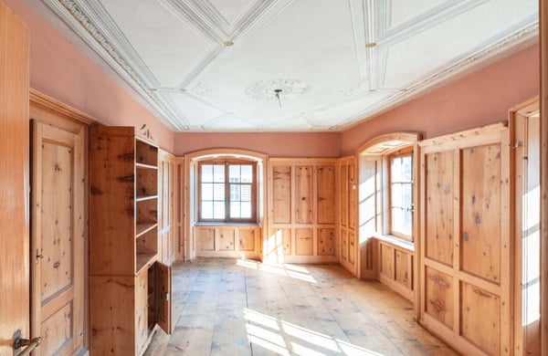 Grosszügiges Gutshaus mit rechtskräftiger Baubewilligung für ein MFH 7