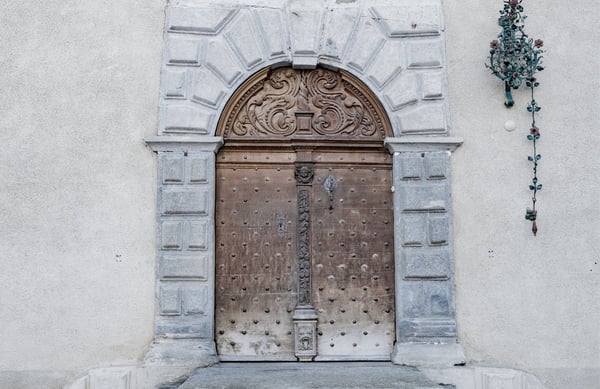 Schönes Schlossanwesen mit Nebengebäuden und grosszügigem Grundstück 1