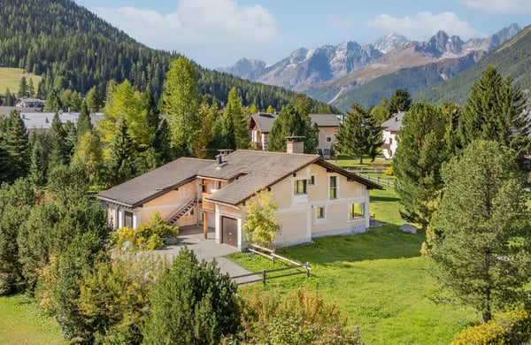 Bergvilla in privilegierter Lage mit Neubauoption 1