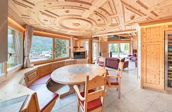 Exklusive Luxusvilla im Oberengadin – Zweitwohnsitz mit Spa, Tiefgarage & Weitblick 2
