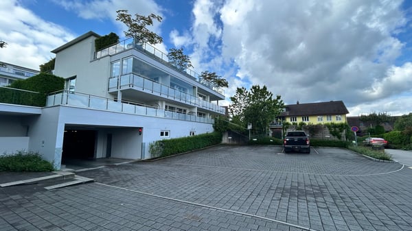 Aussenabstellplatz 1