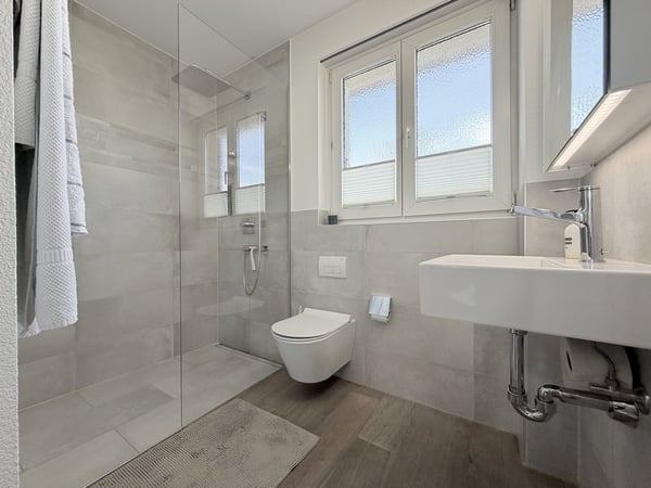 Charmantes 6.5-Zimmer-Doppeleinfamilienhaus in Grenchen 11