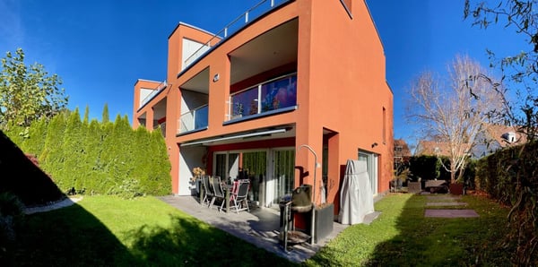Town House, gross, zentral, ruhig mit klarer Formsprache 1