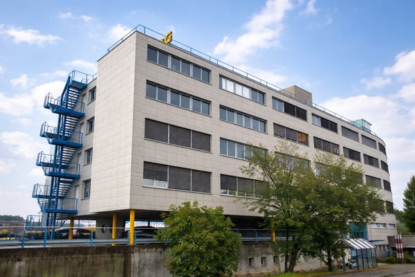 Büro mit Kurs und klarer Sicht - hier fliegt dein Business nicht in die Pflicht! 13