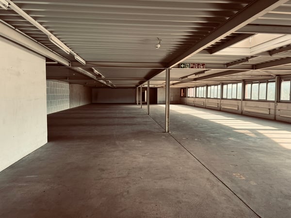 Lager mit Aussicht - für Chefs mit Weitblick und Durchsicht! 2