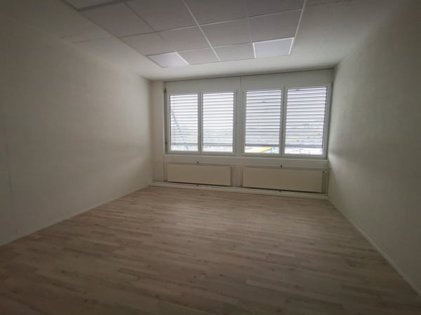 Büro mit Kurs und klarer Sicht - hier fliegt dein Business nicht in die Pflicht! 9
