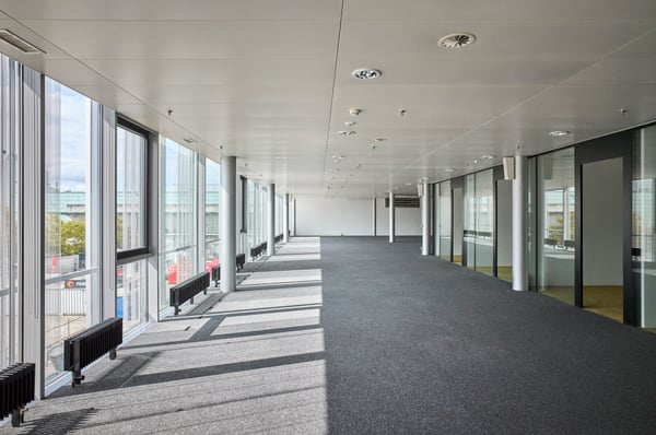 Mehr Fläche, mehr Sicht - mitten im SCB-Licht! 8
