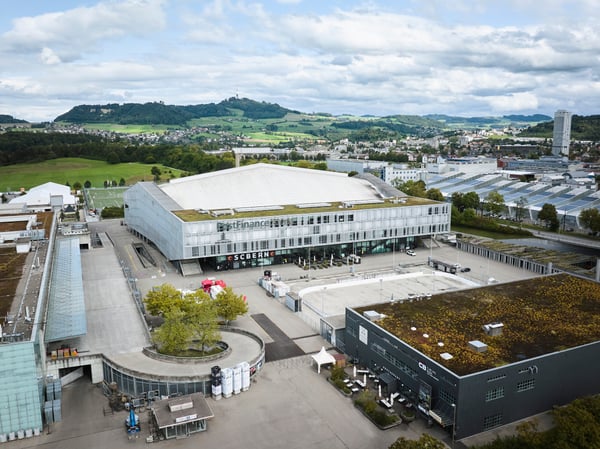 Mehr Fläche, mehr Sicht - mitten im SCB-Licht! 12