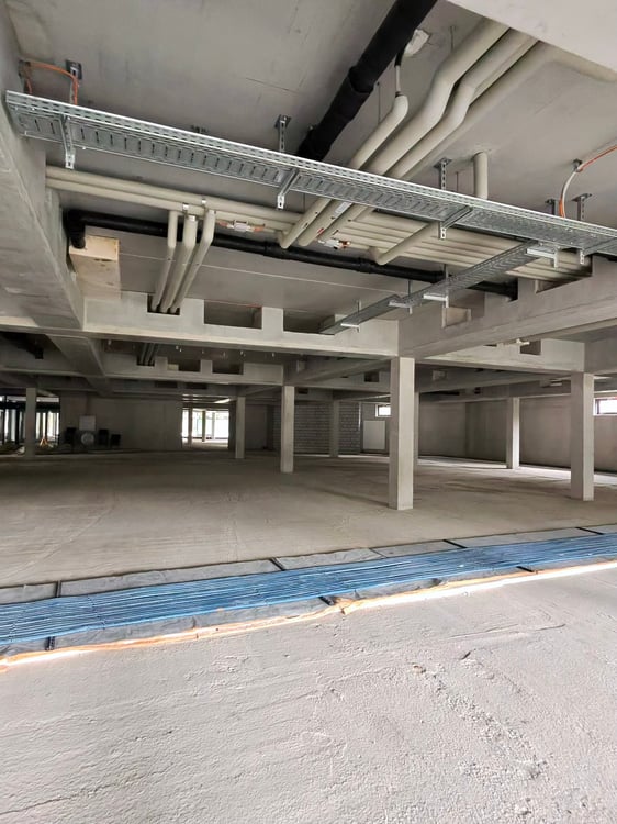 540 m², zwei Fensterfronten und 100 Parkplätze vor der Tür 4