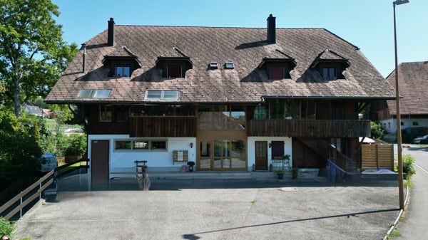 Wohnen & Arbeiten vereint - charmantes Stöckli mit Gewerbe und Ausbaupotenzial 15