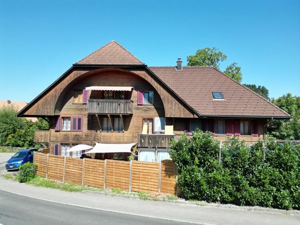 Wohnen & Arbeiten vereint - charmantes Stöckli mit Gewerbe und Ausbaupotenzial 16