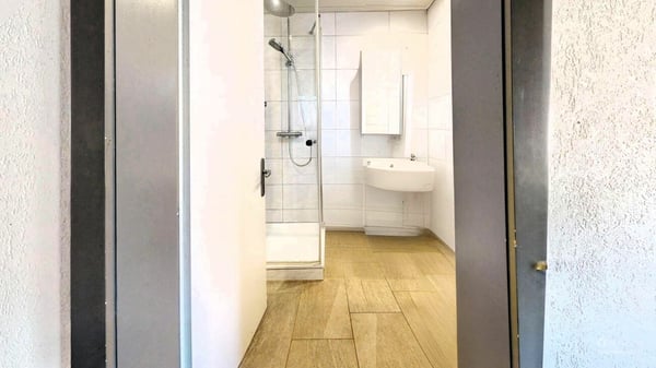 Wohnen & Arbeiten vereint - charmantes Stöckli mit Gewerbe und Ausbaupotenzial 10
