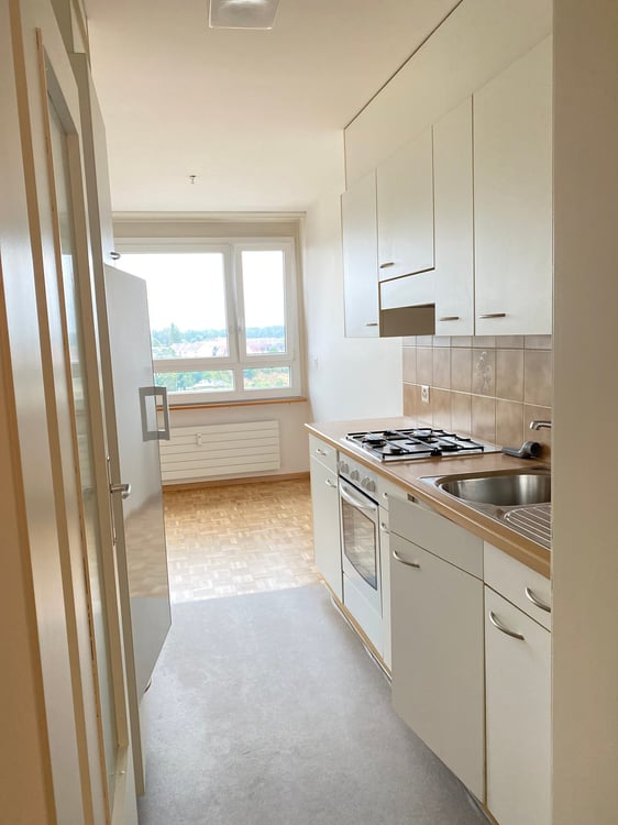 3.5-Zimmerwohnung mit grossem Balkon und Fernsicht 2
