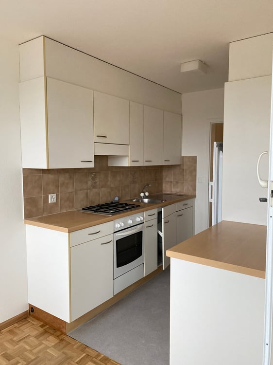 3.5-Zimmerwohnung mit grossem Balkon und Fernsicht 3