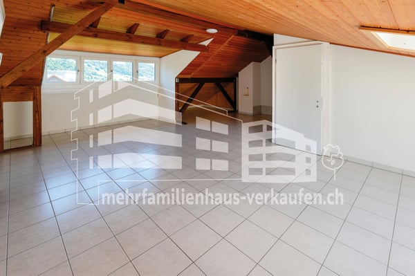 ZU VERKAUFEN IM BELIEBTEN OBERÄGERI ZG 13