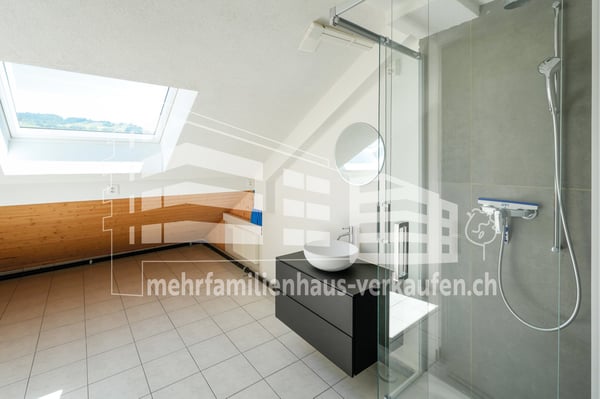 ZU VERKAUFEN IM BELIEBTEN OBERÄGERI ZG 11