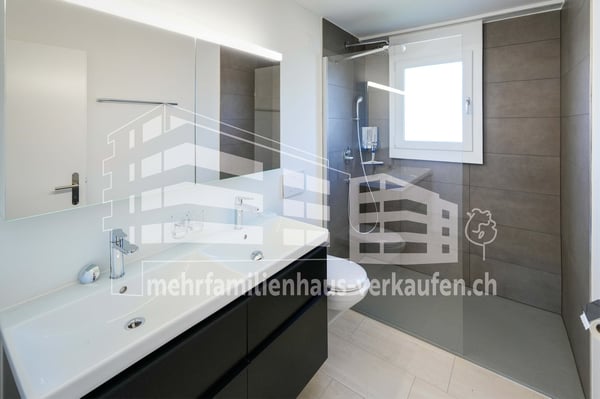 ZU VERKAUFEN IM BELIEBTEN OBERÄGERI Zug 8