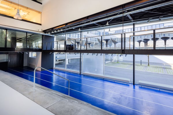 Ca. 6’150 m² Verkaufs-, Lager- und Büroflächen direkt an der Autobahn A4 36