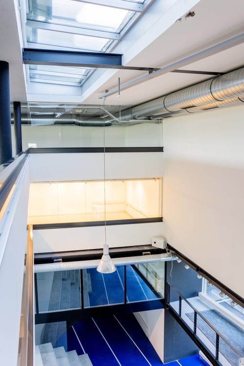 Ca. 6’150 m² Verkaufs-, Lager- und Büroflächen direkt an der Autobahn A4 19