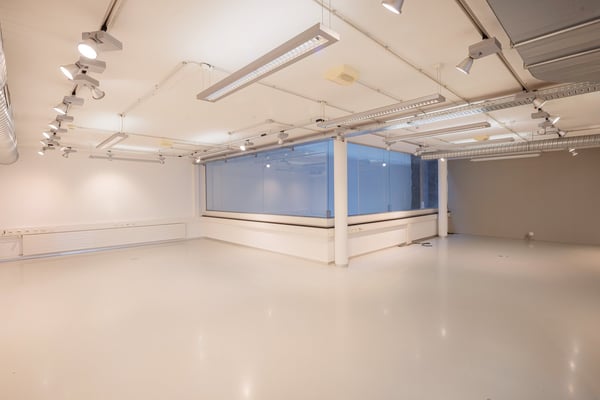 Ca. 6’150 m² Verkaufs-, Lager- und Büroflächen direkt an der Autobahn A4 29