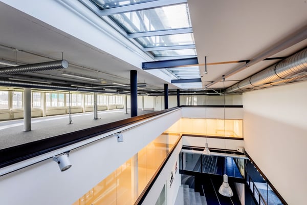 Ca. 6’150 m² Verkaufs-, Lager- und Büroflächen direkt an der Autobahn A4 21