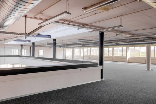 Ca. 6’150 m² Verkaufs-, Lager- und Büroflächen direkt an der Autobahn A4 18