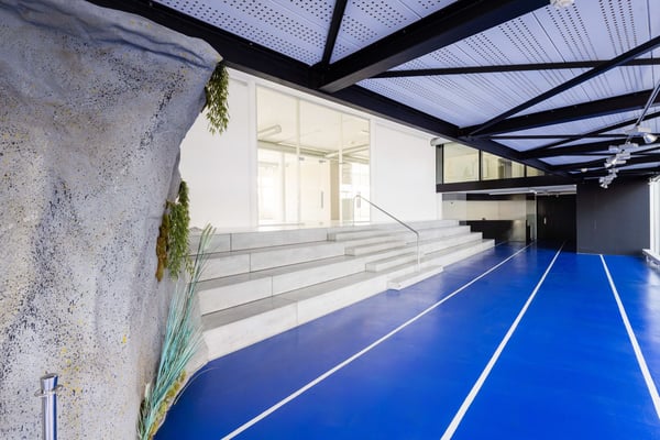 Ca. 6’150 m² Verkaufs-, Lager- und Büroflächen direkt an der Autobahn A4 12