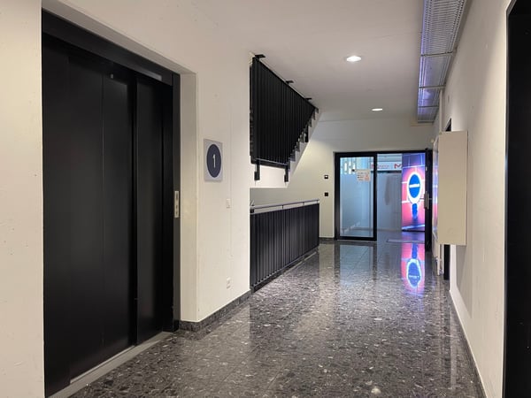 Modernes Büro im 1. Obergeschoss in Cham 15