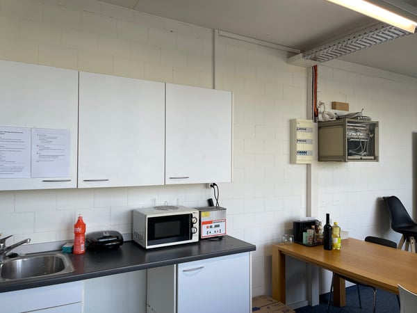 Modernes Büro im 1. Obergeschoss in Cham 13