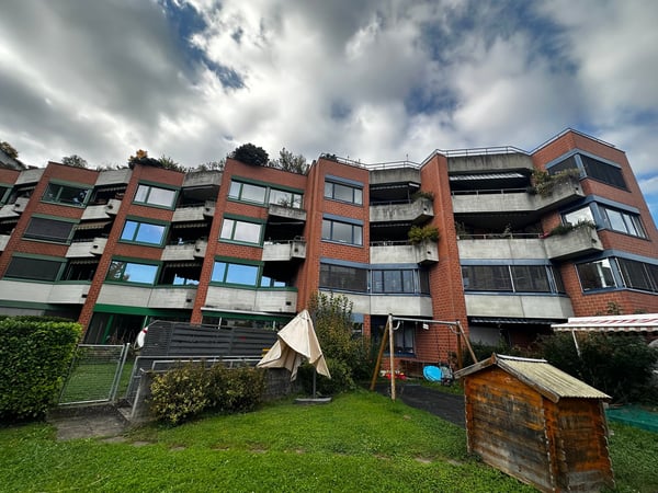 Grosszügiges Wohnen in Zürich Höngg Moderne 5.5 Zimmer Wohnung mit Garten 3