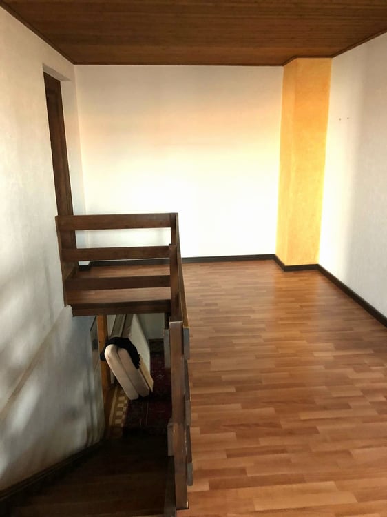 Möbliertes Zimmer mit Gemeinschaftsküche und Bad – Sins AG 9