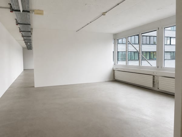 Attraktive und vielseitig nutzbare Gewerbefläche an der Brunnmatt 20 in Cham – per sofort verfügbar. 4